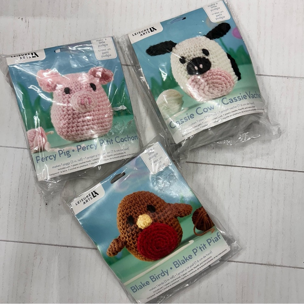 NIP Lot of 3 Leisure Arts Animal Crochet Kits. ‎ New never opened.